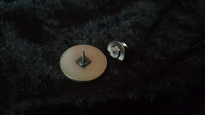 Hitotoki Works pin badge